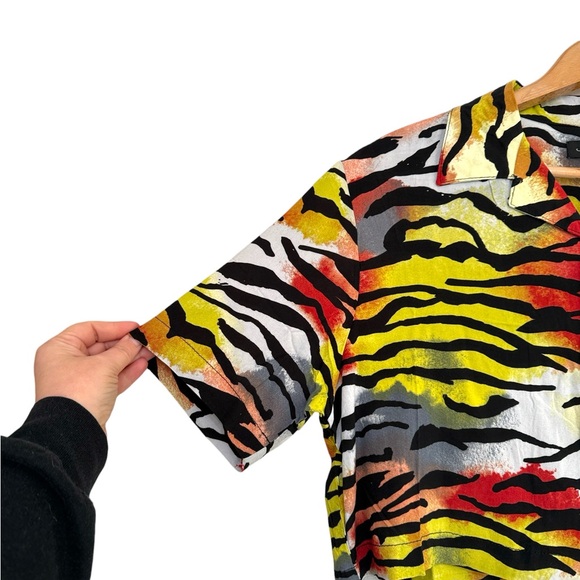 Ed Hardy Crop Top Women’s Large Animal Print Art to Wear NEW - Picture 4 of 10